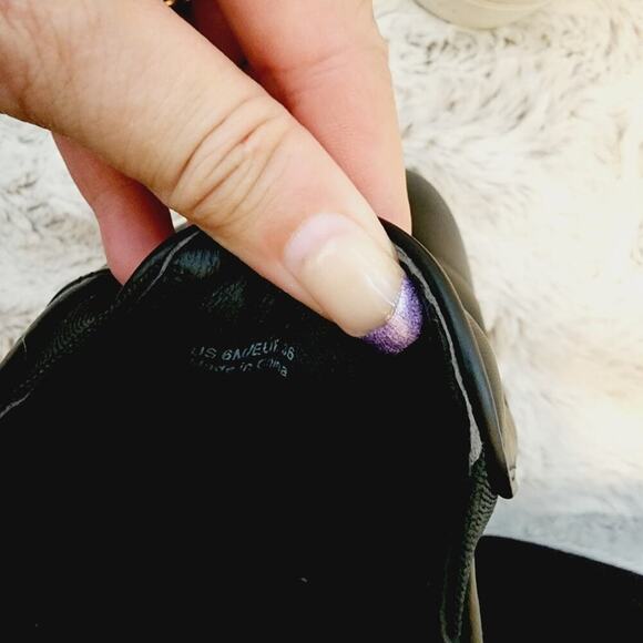 VINCE SLIP ON BLACK LEATHER LOAFER SIZE 6 - Picture 9 of 9